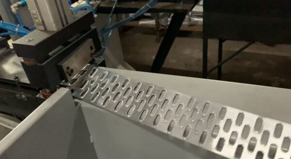 Prensa Aletadeira Estampadeira Automática - Imagem 6
