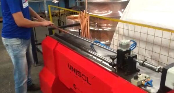 Máquina para Furação e Repuxo de Tubos  Placas Solares - Imagem 2
